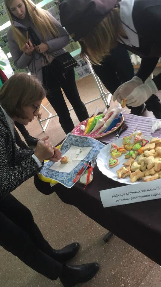 44890271_340456780062320_1616143292372615168_n