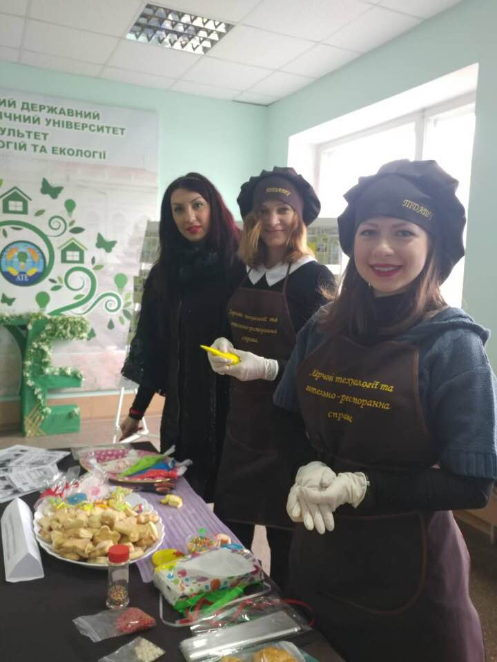 44896651_340456933395638_6765645287403814912_n