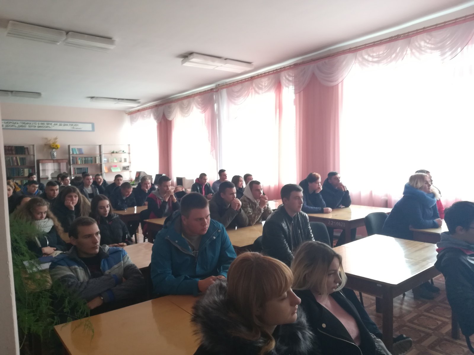 IMG-9d590bf1631e336ec86d8cf87e99f634-V