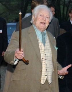 Морис Дрюон (в тексте)