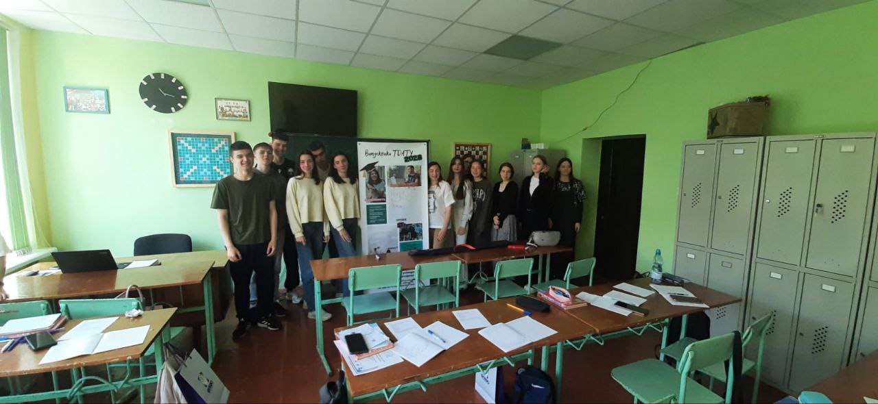 c59ce762-23d6-4e80-8139-c54f058c3941