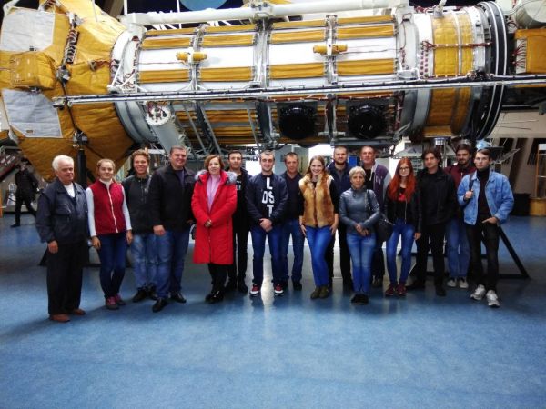 IMG-77637e4e2a2b9e28732019ccb9e21891-V