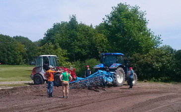 2. Студент Серёжа Зюбрий неправильно закрепил плуг, что привело к поломке
