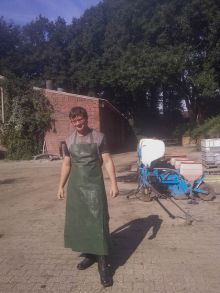 6. Рабочие обмундирование для чистки свинарника