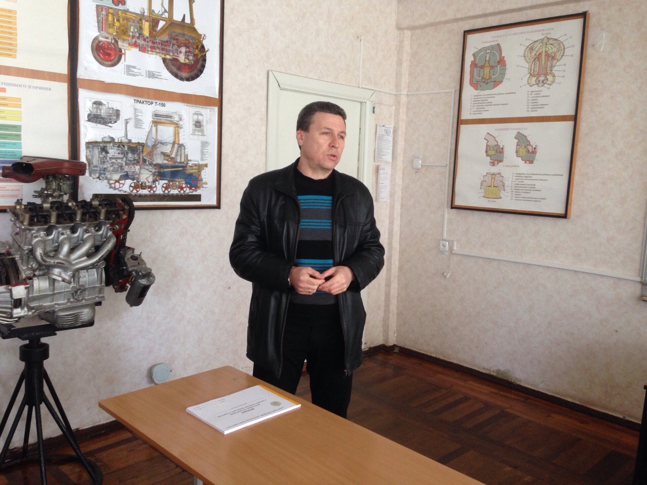 image-9e6e921773cc57c778ca7cddcd0006c798f1da0b56e7fcbeb1886ac1d2fd1f91-V