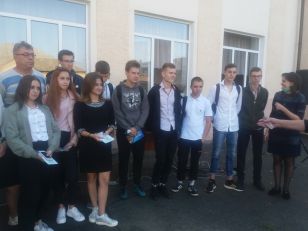 IMG-4d1cde298e3a560ef1effabb17833a70-V