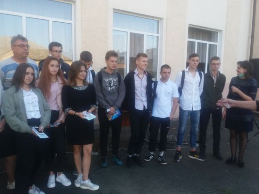 IMG-4d1cde298e3a560ef1effabb17833a70-V