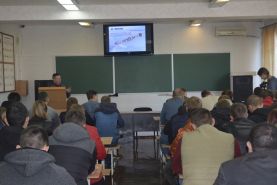 IMG-c4a71e841386b3d16f6b6465d8f022ce-V