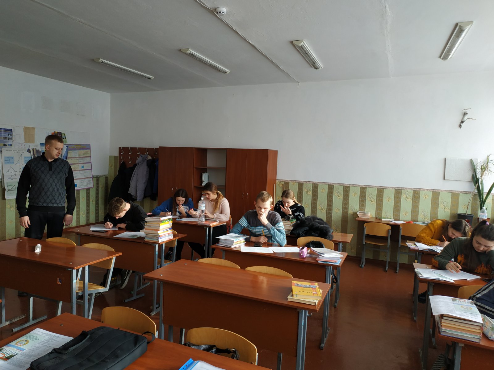 IMG-b332646c62a474d670a9dca7f7ad0c76-V