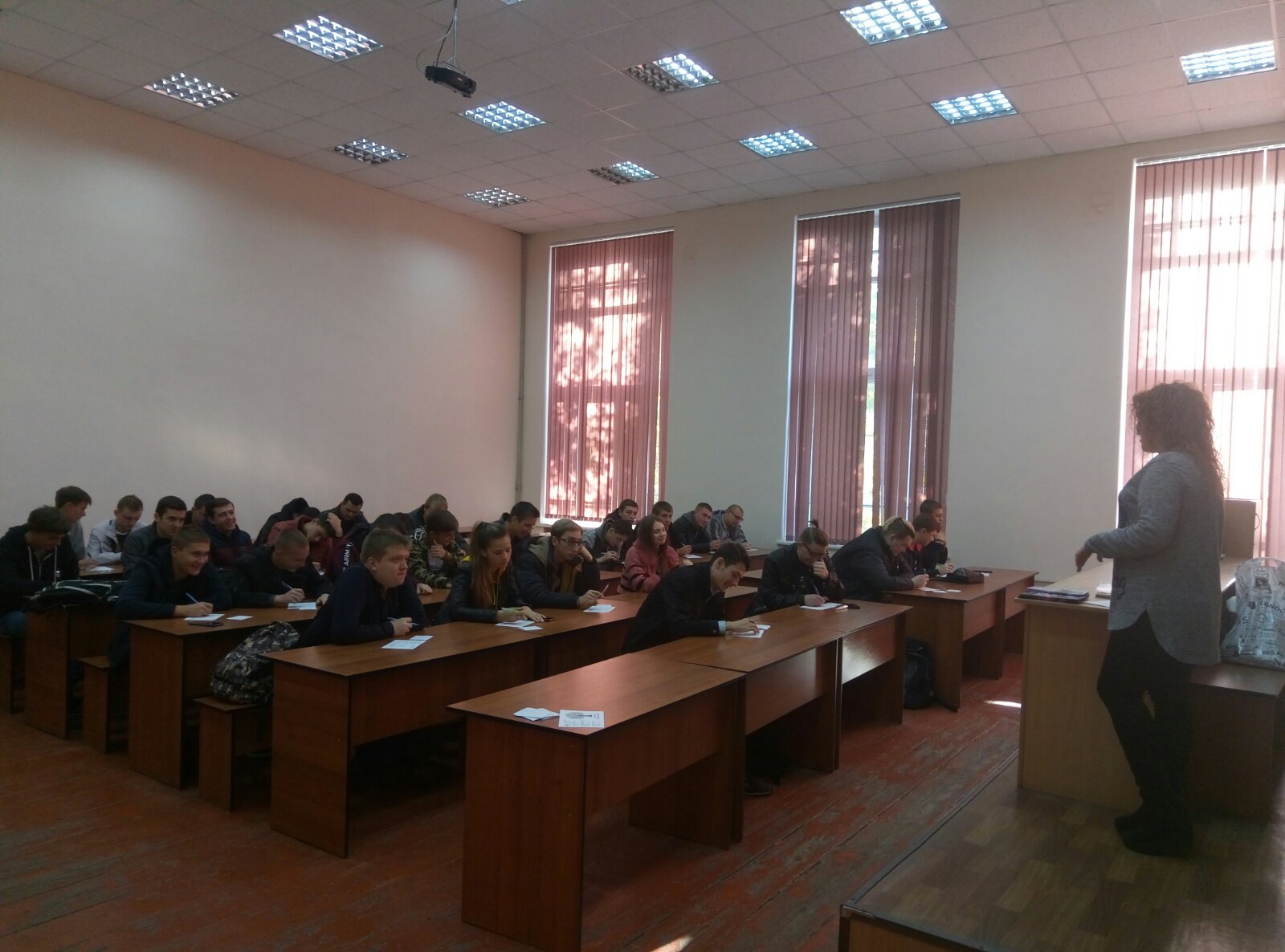 IMG-7ee4abd6c7f5bd94a4c2bf6570a06c49-V