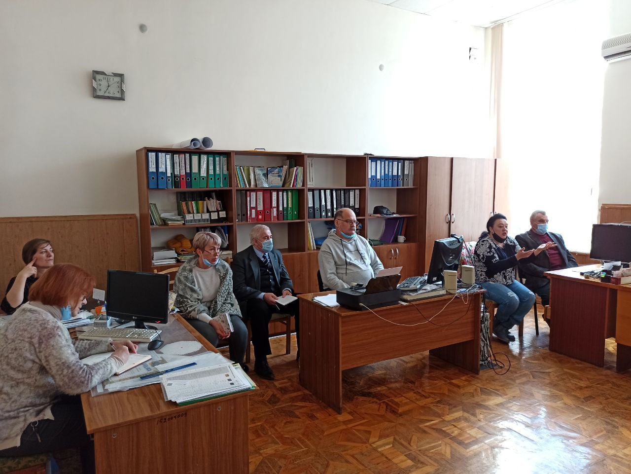 photo5325679187442381438