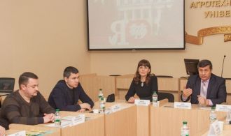 kruhloho-stolu-z-osvitjanamy-prodovzheno-1