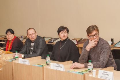 kruhloho-stolu-z-osvitjanamy-prodovzheno-2