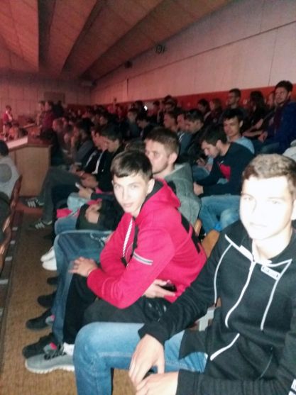 studenty-12-ai-hrupy-vitajut-vykladachiv-kafedry-tss-apk-z-jih-profesijnym-svjatom-1