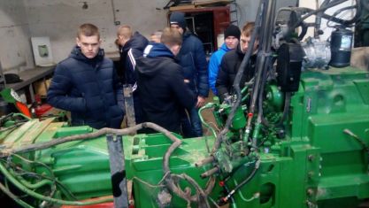 studenty-mtf-dualne-navchannja-tov-havester-u-suprovodi-vykladachiv-tss-apk-2019-2