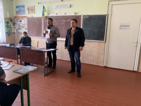 v-shkolah-prymorskoho-rajonu-prodovzhujutsja-proforijentacijni-zahody-tss-apk-2019-10