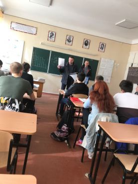 vesnjanyj-proforijentacijnyj-vizyt-do-shkil-prymorskoho-rajonu-03.20-1