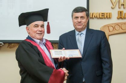 vykladach-kafedry-tss-apk-pochesnyj-profesor-tdatu-1