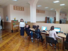 vykladachi-tss-apk-z-mahistramy-na-treninhu-v-biblioteci-2019-4