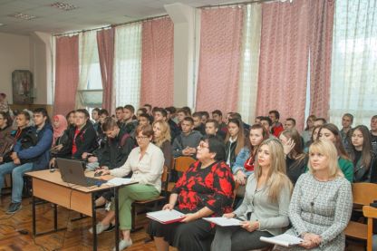 zahid-navchys-lehko-vchytys-12-ai-hrupa-z-kuratorom-paninoju-v-v-8