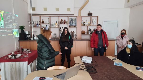 IMG-87062889110fdf5459aa2d2d41e200b8-V