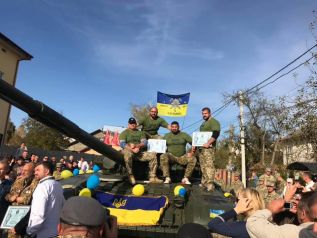 72426041_965021880523771_5751763835652407296_n