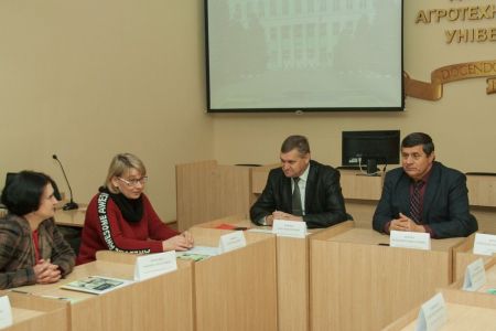 IMG-ca82a31b26e22a57aeabbcc1856d881f-V